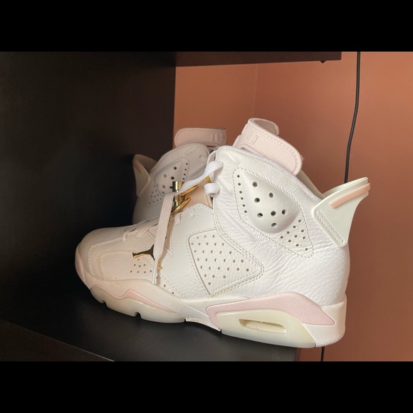 womens gold hoops jordan 6